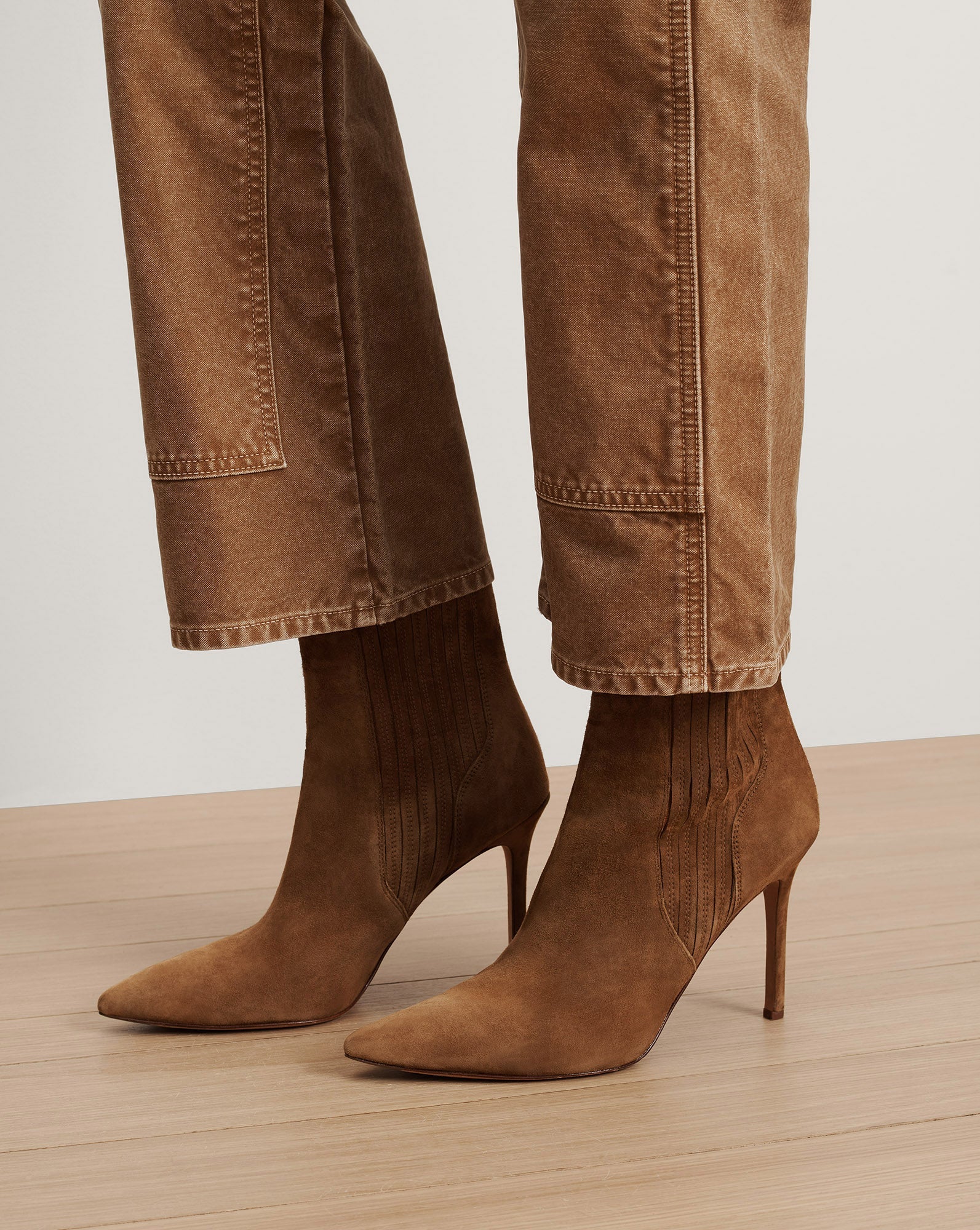 Lisa Stiletto Mid-Heel Ankle Boot